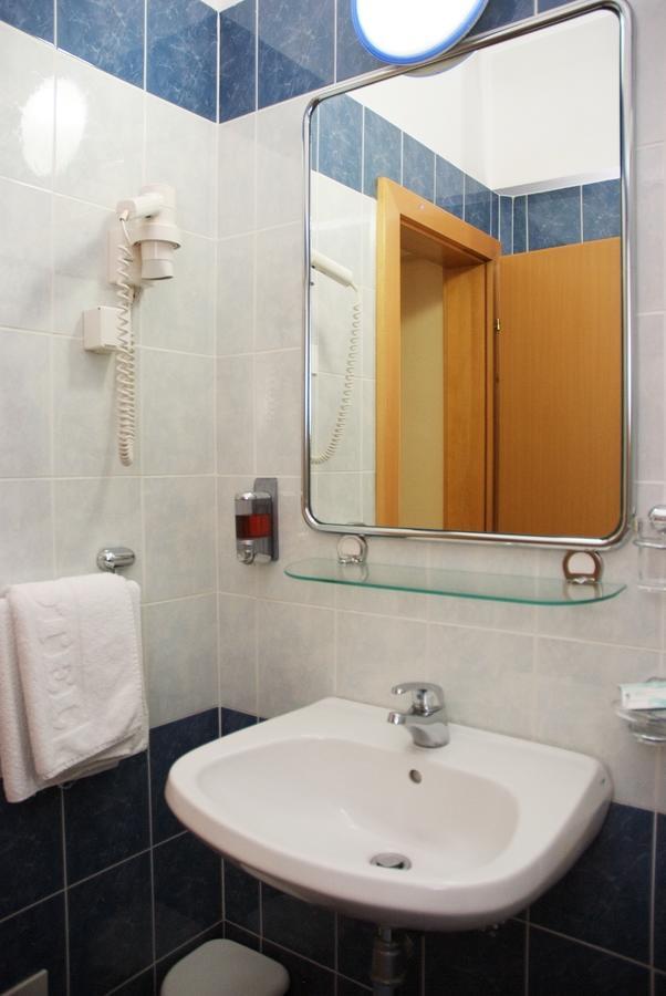 Hotel Cubic Laktasi Luaran gambar