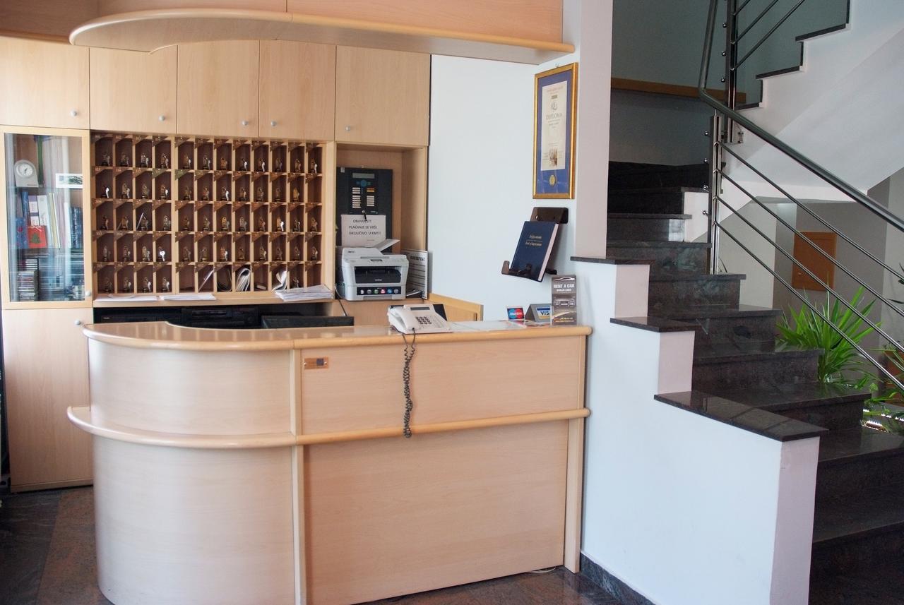 Hotel Cubic Laktasi Luaran gambar